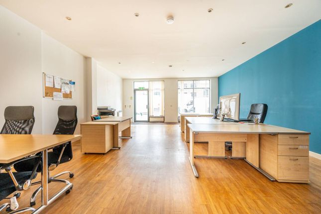 High Street, Stratford, London, E15 2 bed flat for sale