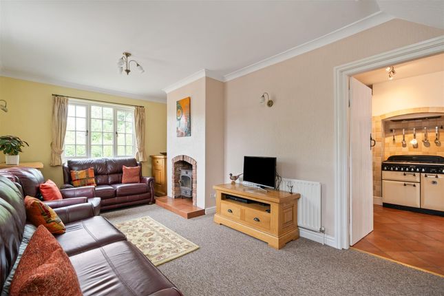 Aylesbury Road, Hockley Heath, Solihull 3 bed semi