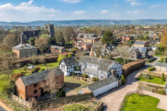 5 bed detached house