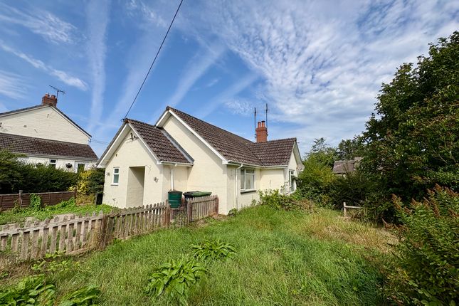 Semi-detached bungalow for sale