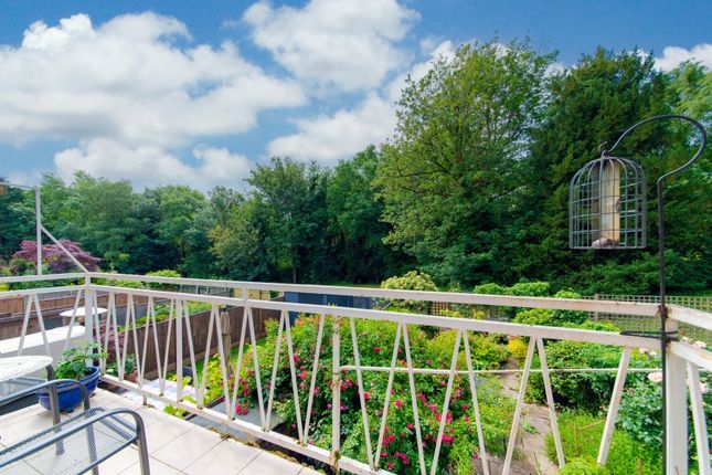 THE RIDGEWAY, MILL HILL VILLAGE, NW& 4 bed flat for sale