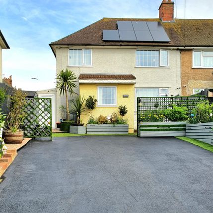 5 bedroom semi-detached house for sale