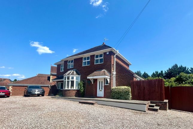 Cinder Road, Gornal Wood DY3 3 bed detached house for sale