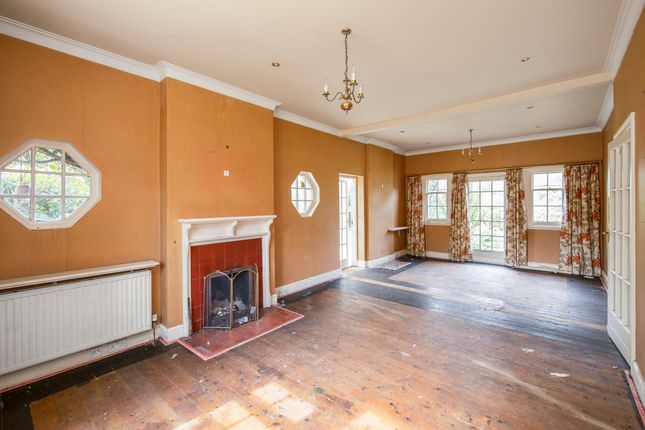 4 bed detached house