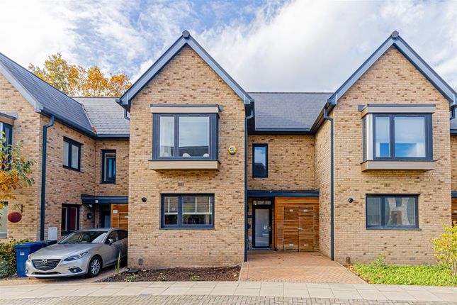 Sphinx Way, Barnet EN5 2 bed terraced house for sale