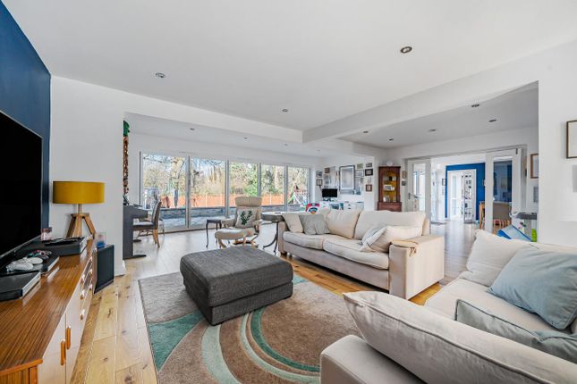 6 bedroom semi-detached house for sale