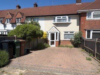 Chapel Way, Surrey KT18 2 bed terraced house for sale