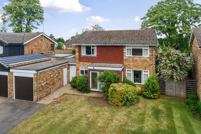 4 bedroom link detached house for sale
