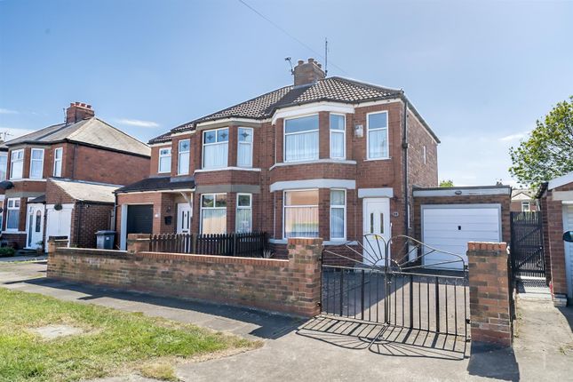 Ambleside Avenue, York, YO10 3RX 2 bed semi