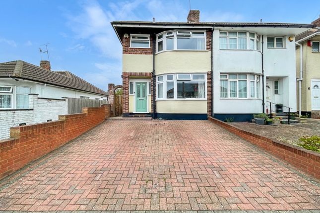 Stanford Road, Luton, Bedfordshire... 3 bed semi