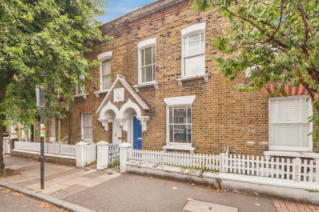 2 bed detached house