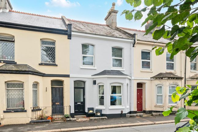 2 bedroom maisonette for sale