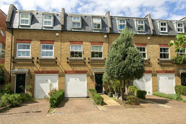 Layton Place, Kew, Surrey, TW9 3 bed house for sale