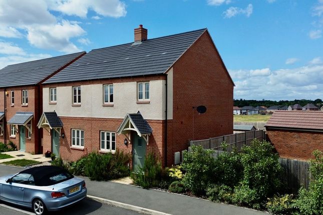 Seddon Gardens, Leighton Buzzard LU7 3 bed semi