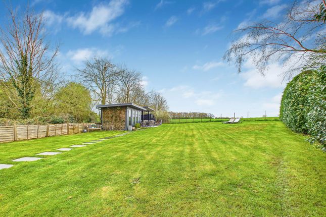 6 bedroom semi-detached house for sale