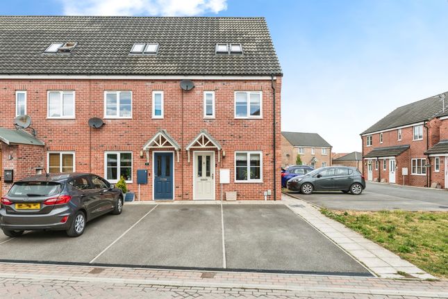 3 bed end terrace house