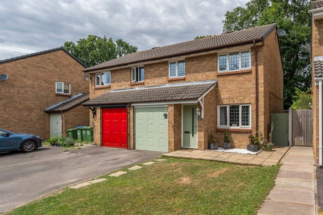Primrose Way, Locks Heath... 3 bed semi