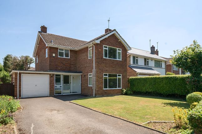 Merlin Way, Gloucestershire GL53 3 bed detached house for sale