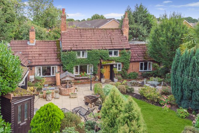 Bills Lane, Shirley, Solihull B90 2PJ 3 bed detached house for sale
