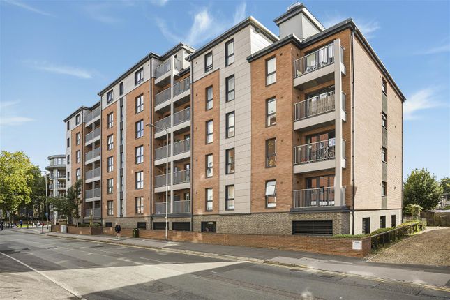 Silver Street, Reading 2 bed apartment for sale