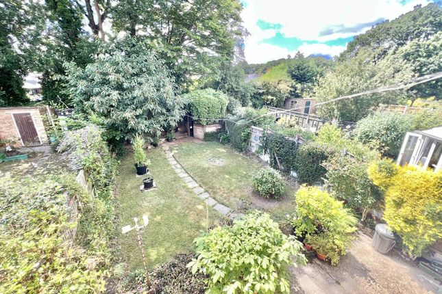 Hawthorn Avenue, Brentwood CM13 2 bed end of terrace house for sale