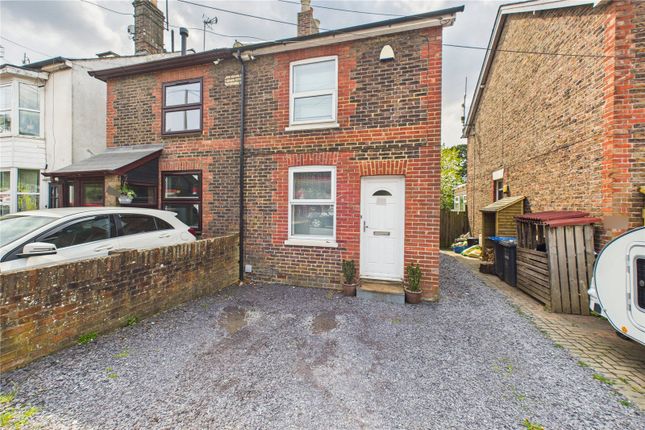 North End, East Grinstead RH19 2 bed semi