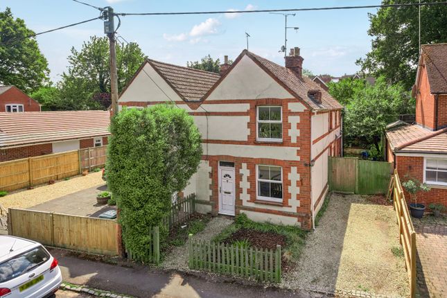 Shiplake Bottom, Peppard Common RG9 3 bed semi