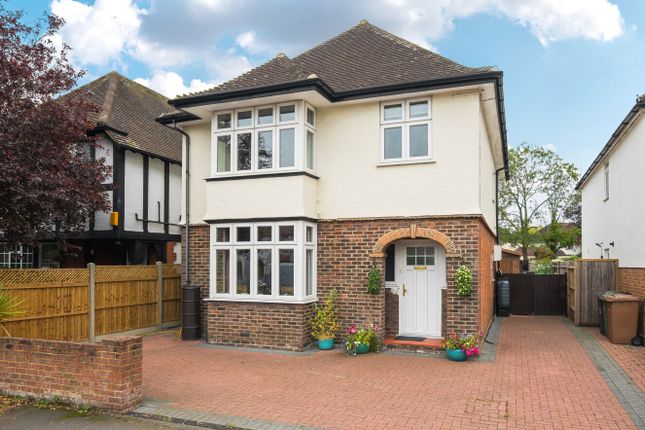 Worplesdon Road, Surrey GU2 3 bed detached house for sale