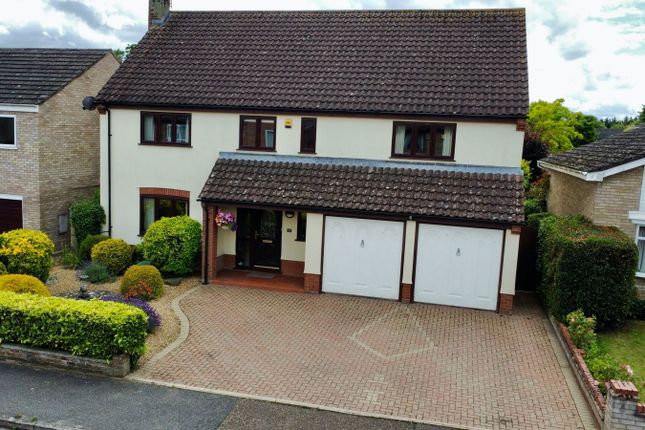 6 bedroom detached house for sale