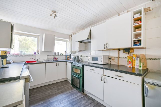 Mill Farm Crescent, Hounslow, TW4 3 bed semi