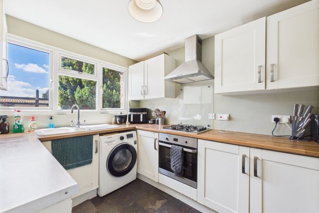 Town Tree Road, Ashford, Surrey, TW15 2 bed maisonette for sale