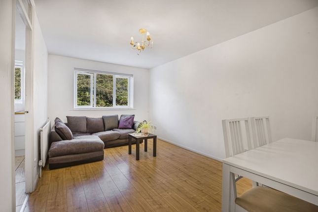 Silver Birch Close, London N11 1 bed apartment for sale