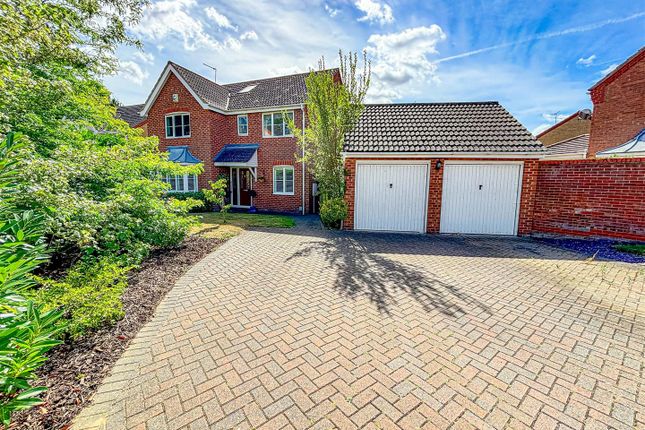 5 bedroom detached house for sale