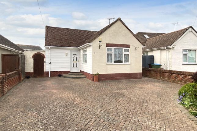 The Crescent, Rustington BN16 2 bed detached bungalow for sale