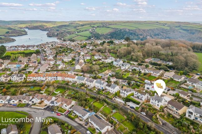 4 bed detached house