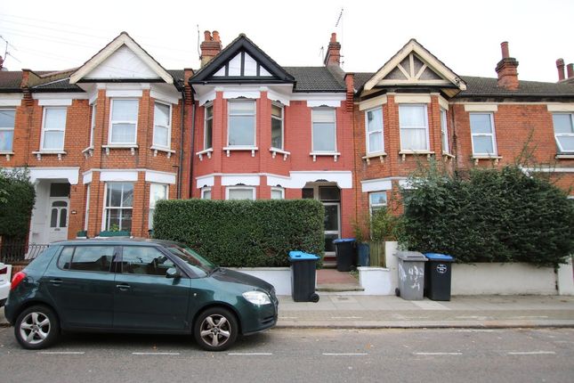 Temple Road, Cricklewood 3 bed apartment for sale
