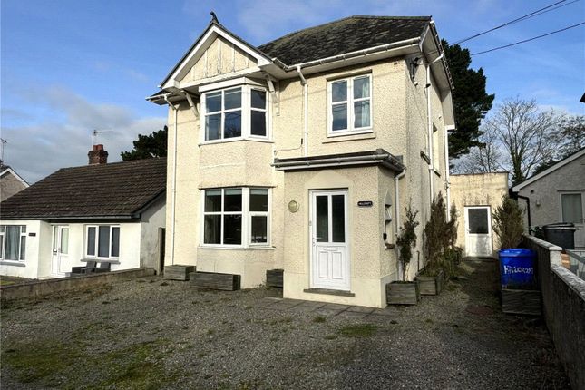 5 bed detached house