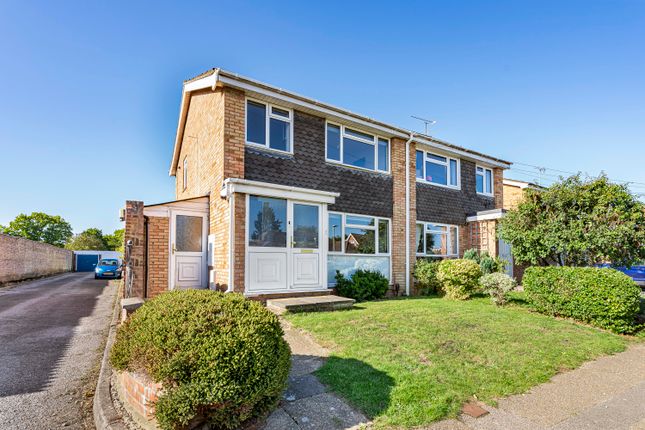 Ringway Road, Park Street, St Albans... 3 bed semi