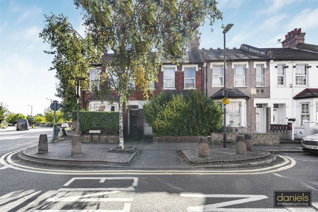 Herga Road, Harrow 3 bed end of terrace house for sale