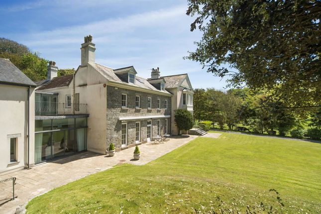 15 bed hotel