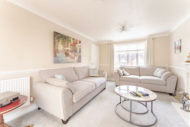 Leonard Drive, Lowestoft 3 bed detached house for sale