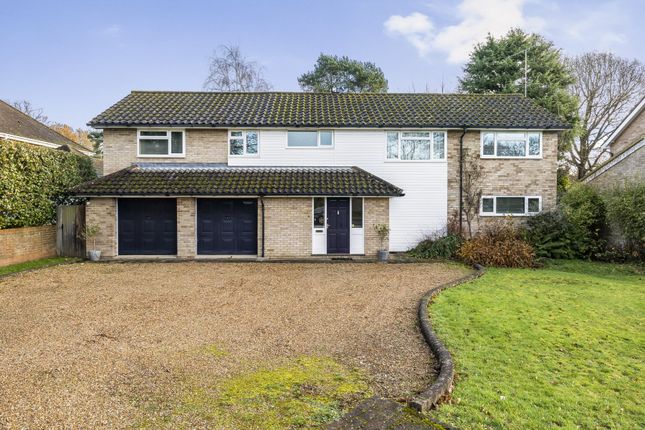 Greenway Close, Surrey KT14 5 bed detached house for sale