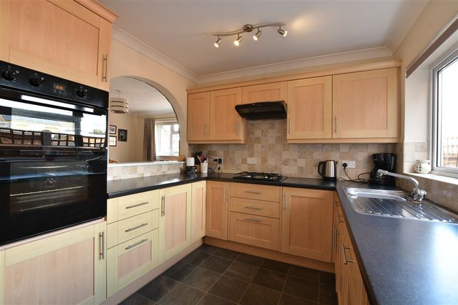 4 bed detached house