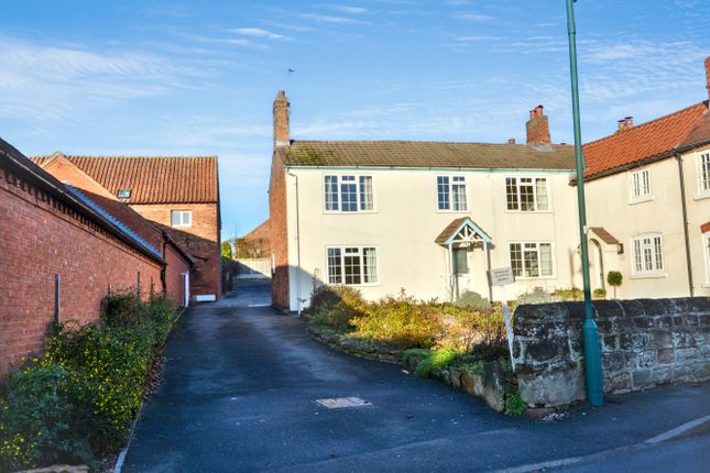 3 bedroom link detached house for sale