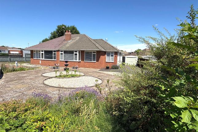Beverstone Grove, Lawns, Swindon 3 bed semi