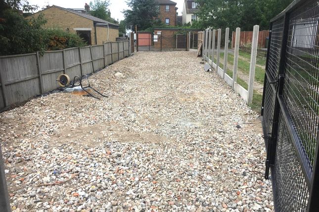 Green Lane, London, SE9 1 bed detached bungalow for sale