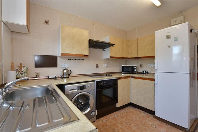2 bed detached bungalow