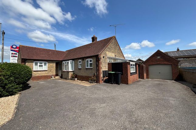 Thornhill Road, Stalbridge... 2 bed detached bungalow for sale