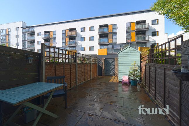 Bletsoe Walk, London, N1 3 bed terraced house for sale