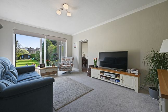 5 bed detached house